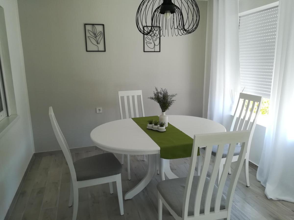 Apartmani Hermes ヤドリヤ エクステリア 写真