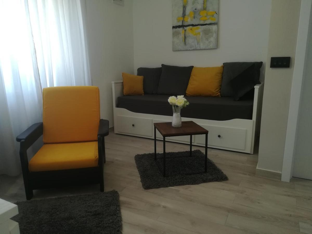 Apartmani Hermes ヤドリヤ エクステリア 写真