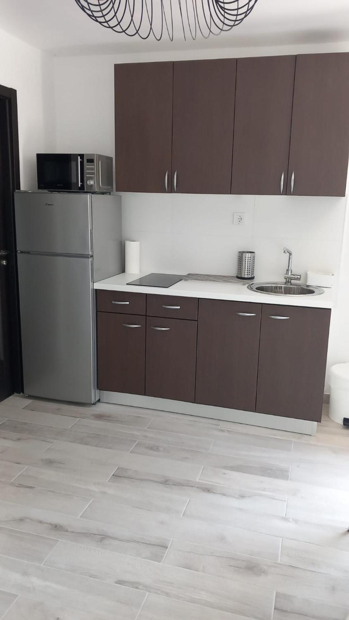 Apartmani Hermes ヤドリヤ エクステリア 写真