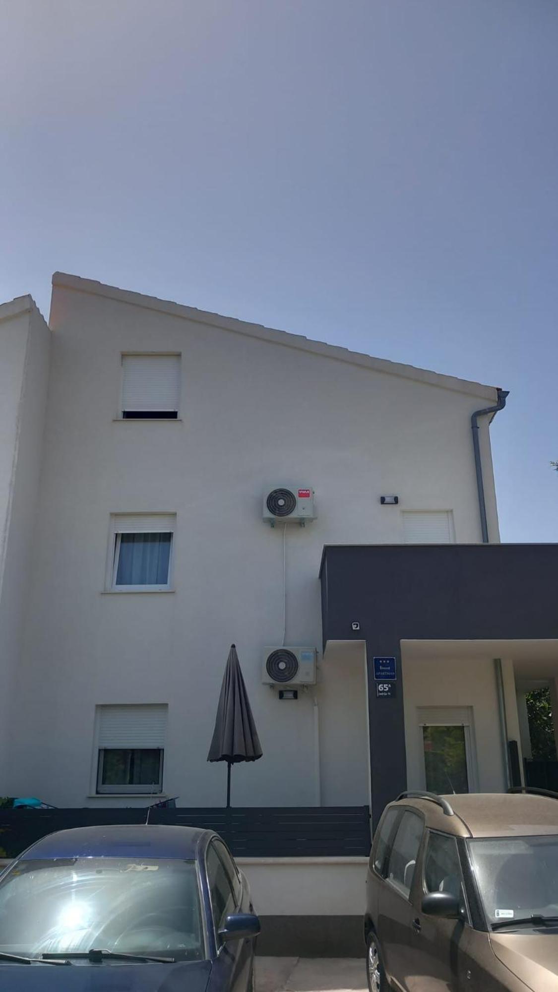 Apartmani Hermes ヤドリヤ エクステリア 写真