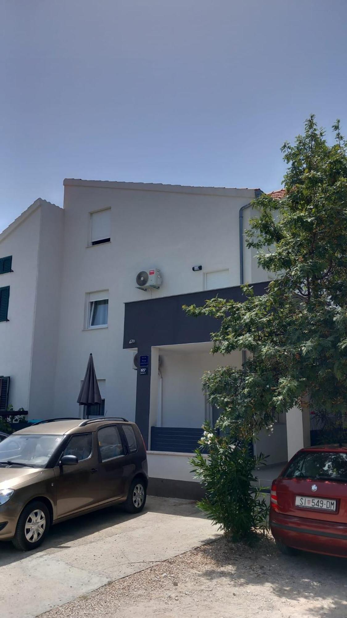 Apartmani Hermes ヤドリヤ エクステリア 写真